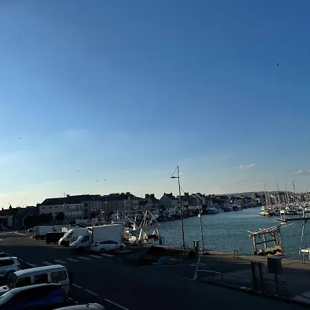 Panorama Et La Vie Du Port Saint-Vaast-la-Hougue