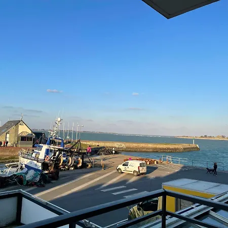 Panorama Et La Vie Du Port Saint-Vaast-la-Hougue
